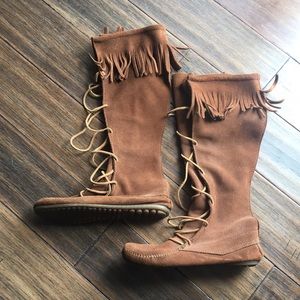minnetonka fringe boots